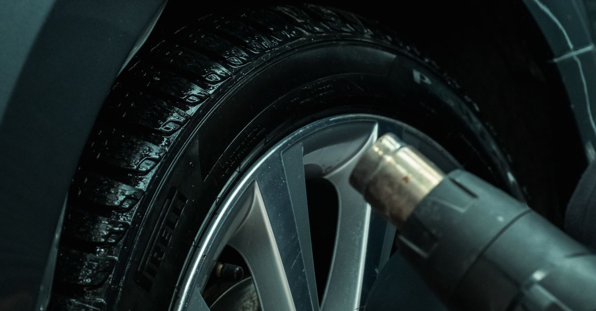 Comparing Different Carpet Shampoo Solutions for Auto Detailing