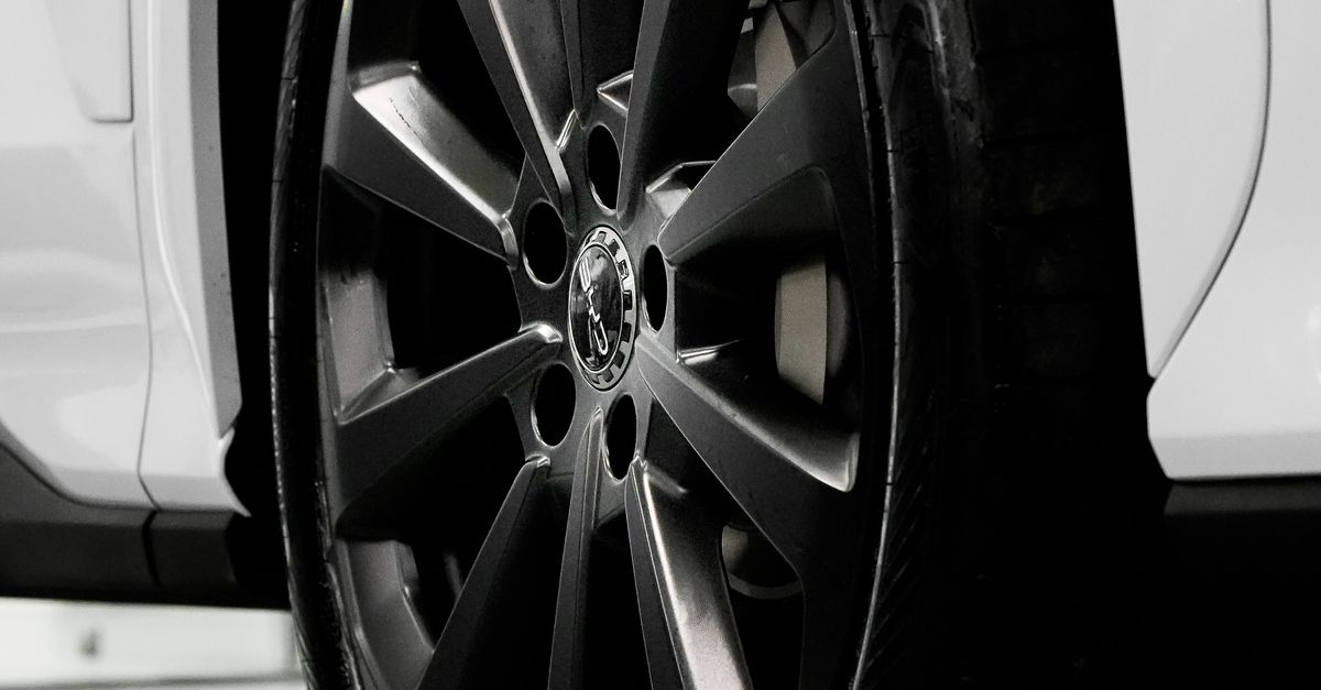 Top Multi-Purpose Tools for Efficient Car Detailing